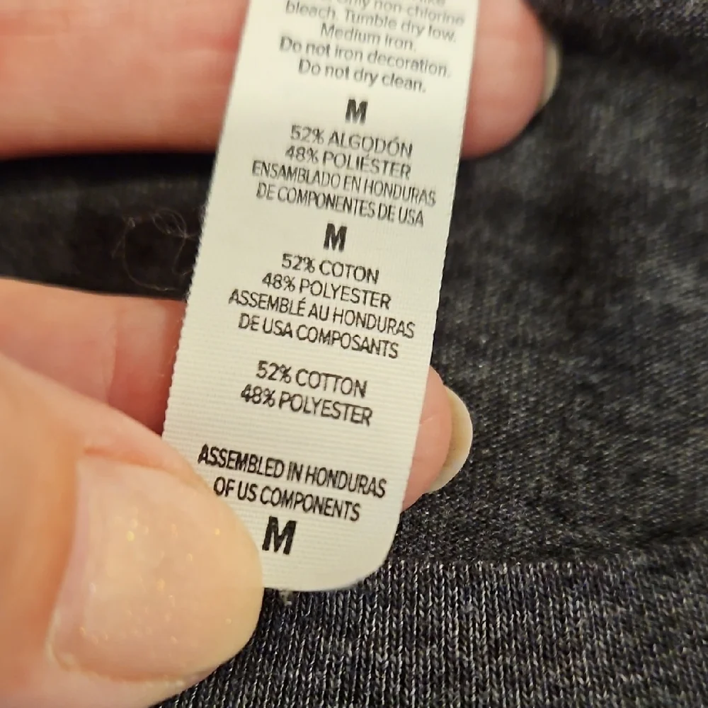 Taylor Swift  gray short sleeve graphic concert tee Med. REPUTATION tour dates - Picture 4 of 9